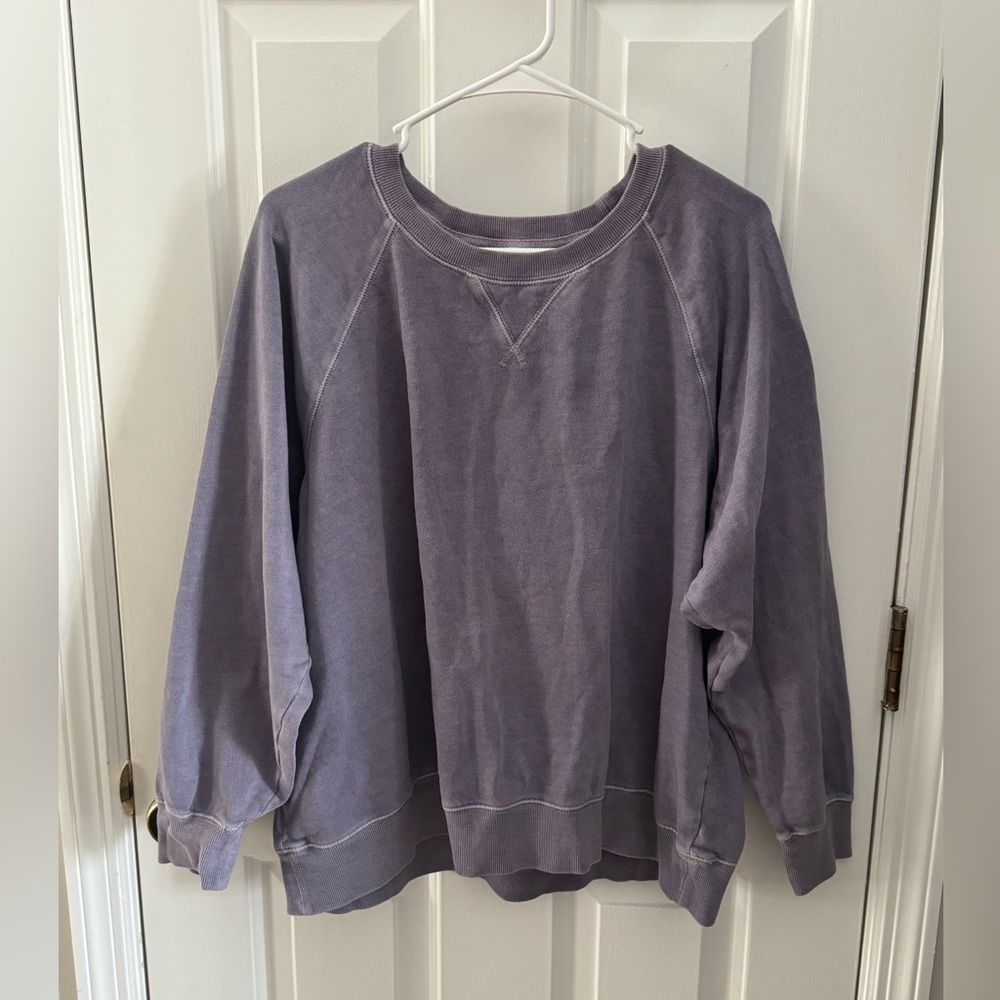Old Navy vintage-style crewneck sweatshirt - size XL